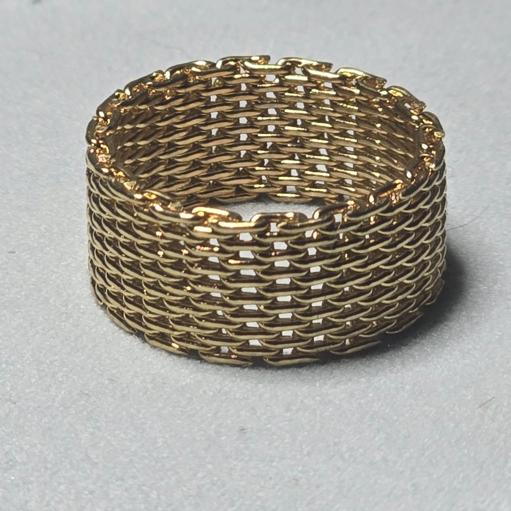 Chic Gold Woven Band Ring - Picture 5 of 5